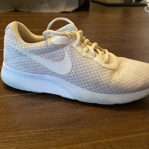 Nike Running Shoe - Picture 2 of 7